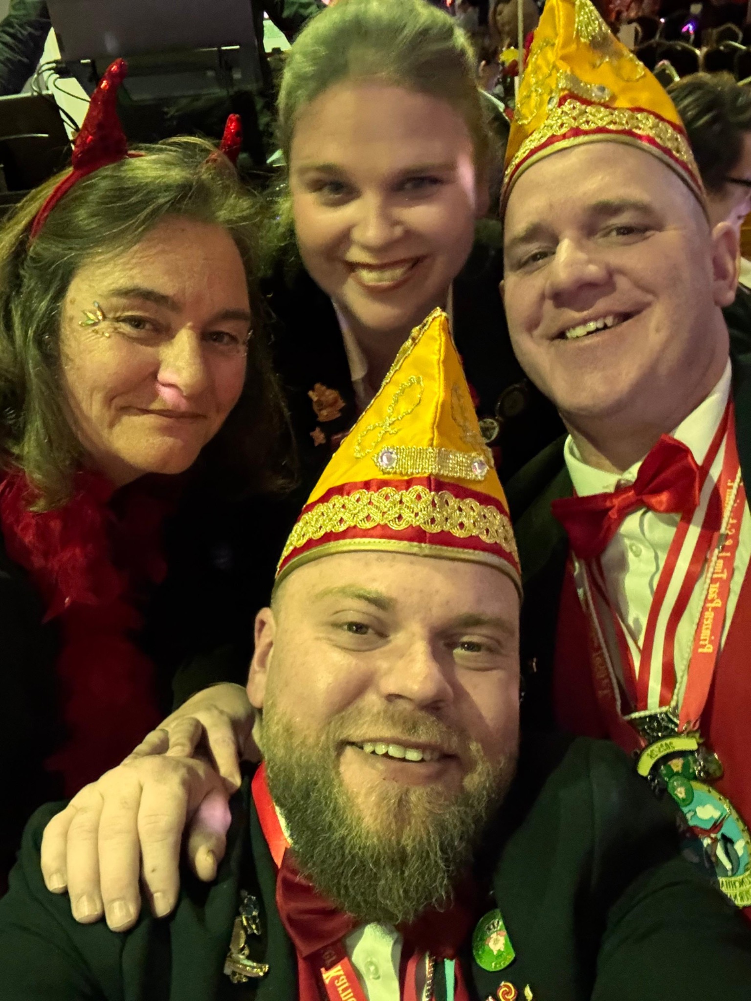 Raphael Wolf mitten im Karneval
